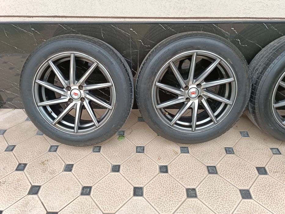 Vossen Diska Balon 215 55 R17 Holati Yaxshi Ayibi Yoq