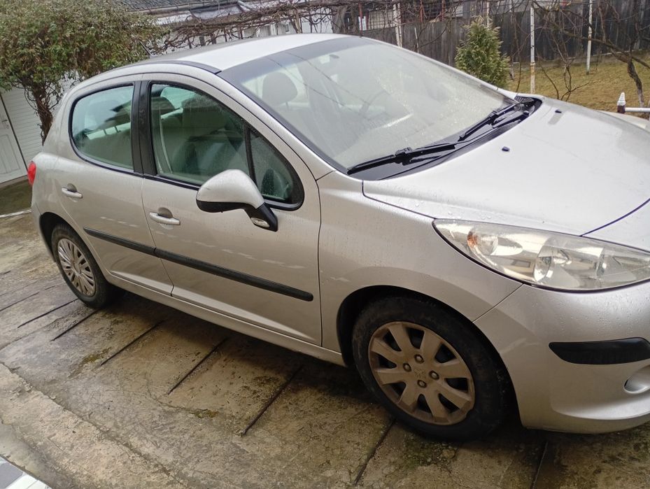 Peugeot 207 benzină