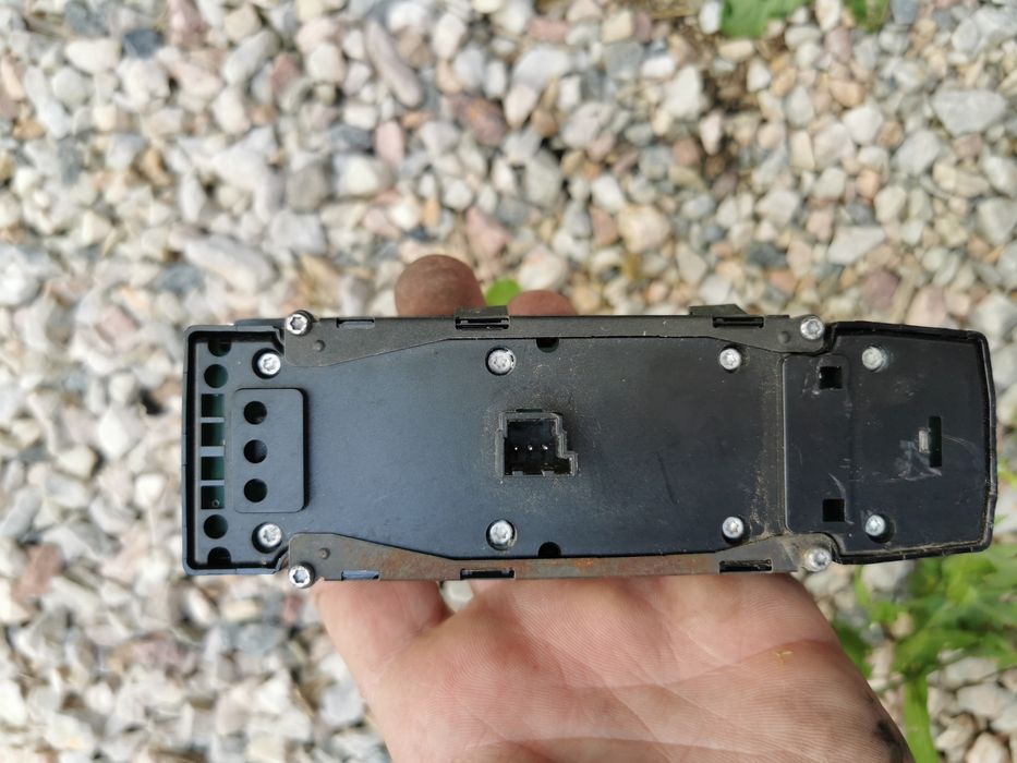 Конзола с копчета за ел. стъкла Mercedes GL ML
Парт но