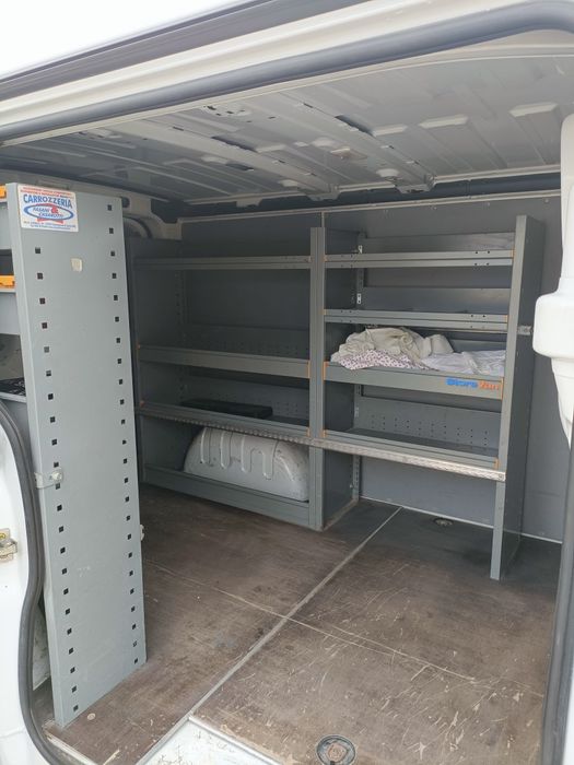 Autoutilitara Nissan primastar 2011