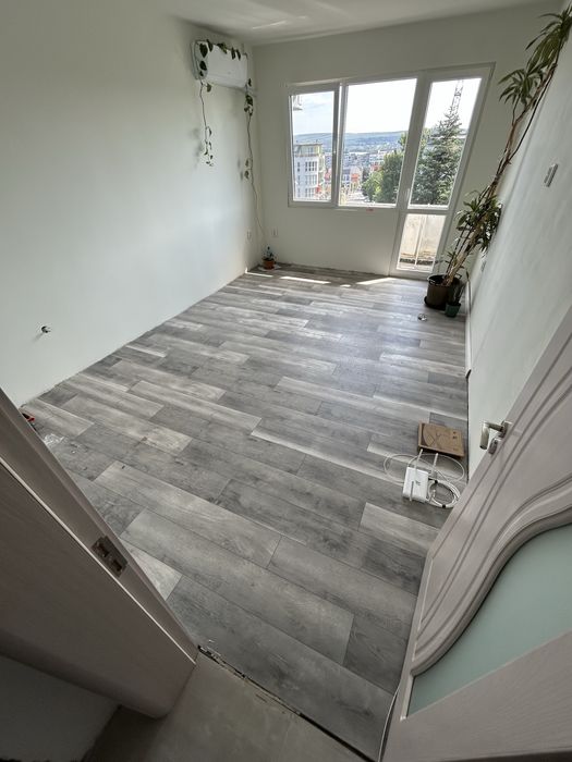 Сив ламинат дъб 18 кв.