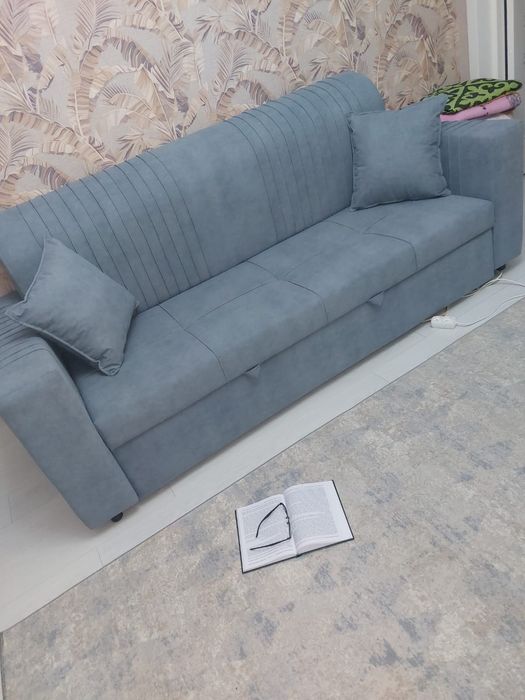 Срочно продам абсолютно новый диван.