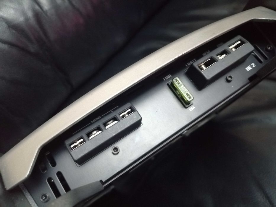 Усилвател HERZ HE2.1 400wRMS