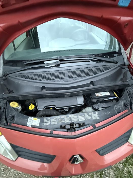 Vand Renault Modus  5000 lei neg
