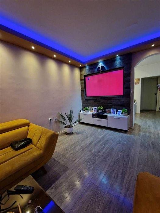 Дава се под наем Тристаен апартамент в Пловдив, Западен - 83 кв.м за 428.4 € - Снимка #2