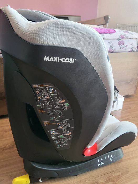 Столче за кола с изофикс