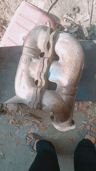 Продаётся выхлопной коллектор mercedes