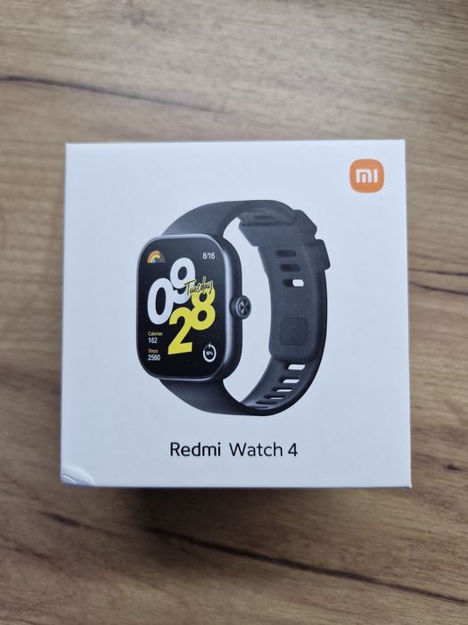 Смарт часовник Xiaomi Watch 4