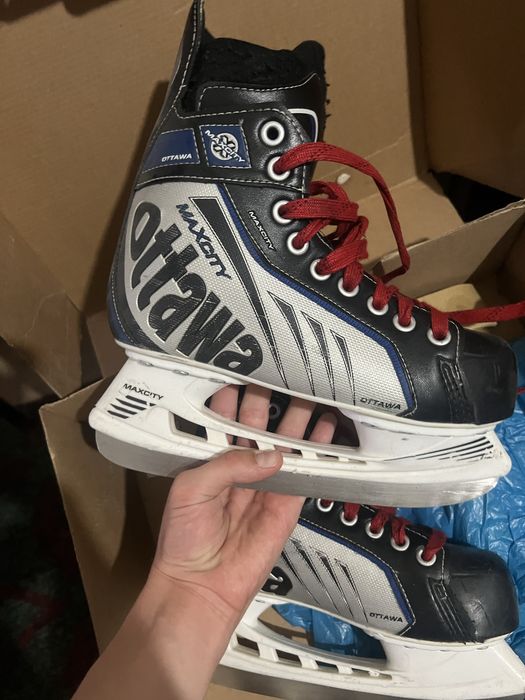 Хоккейные коньки