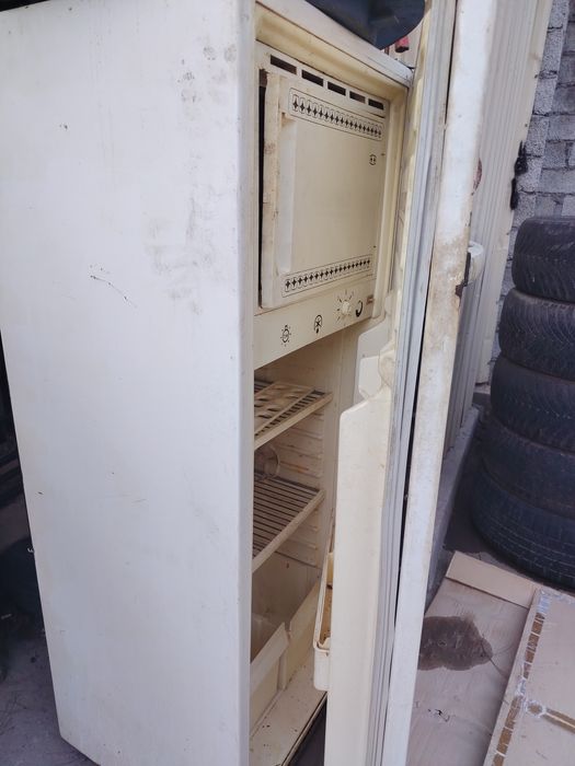 Продам холодильник