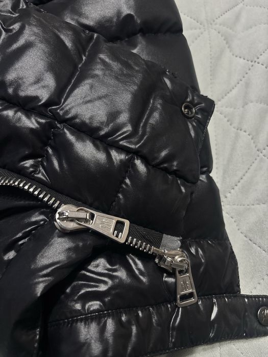 Geacă Matlasată Neagră Moncler – Mărimea 42