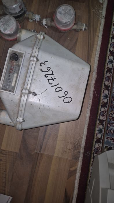 Продам бу счетчики газа, электричества, ГВС,водяной насос не рабочий