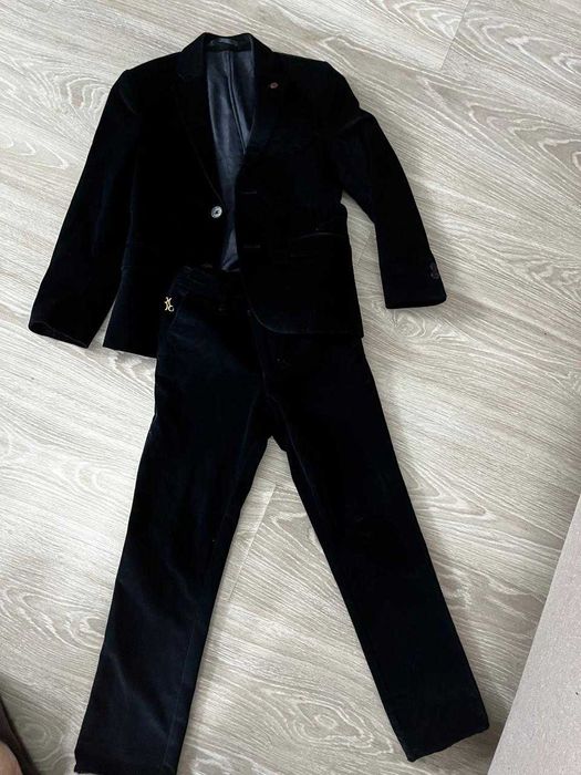 костюм брендовый на 8 лет