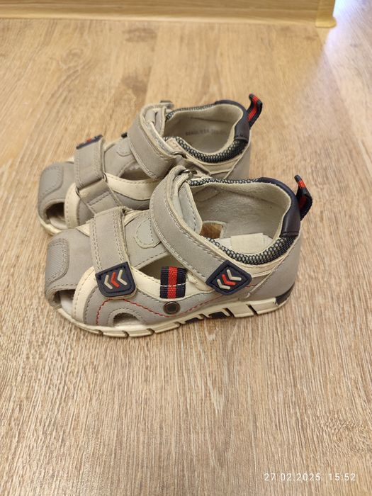 Продам детскую обувь