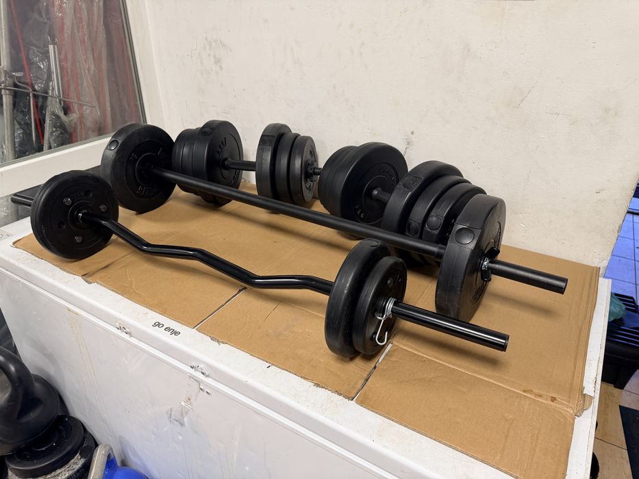 Pachet sala, Gantere+haltera+bara Z ez Greutate totala 60 kg. Pret 550 lei