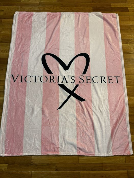 Одеало на Виктория Сикретс/Victoria’s Secret