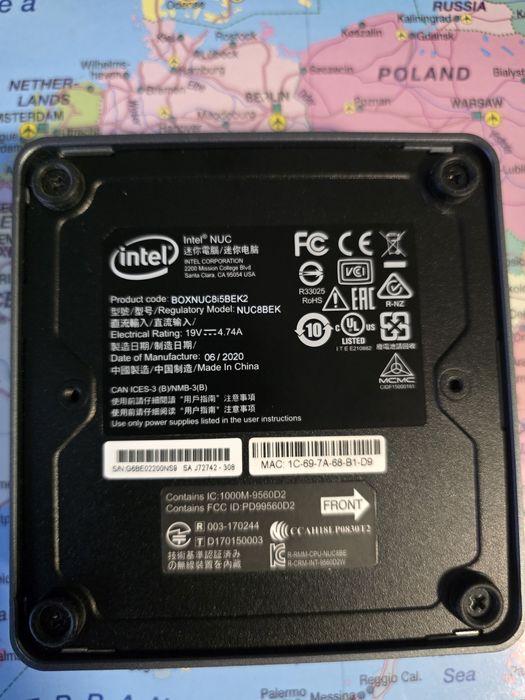Intel NUC 8 core i5 8259U 8GB RAM 512 SSD