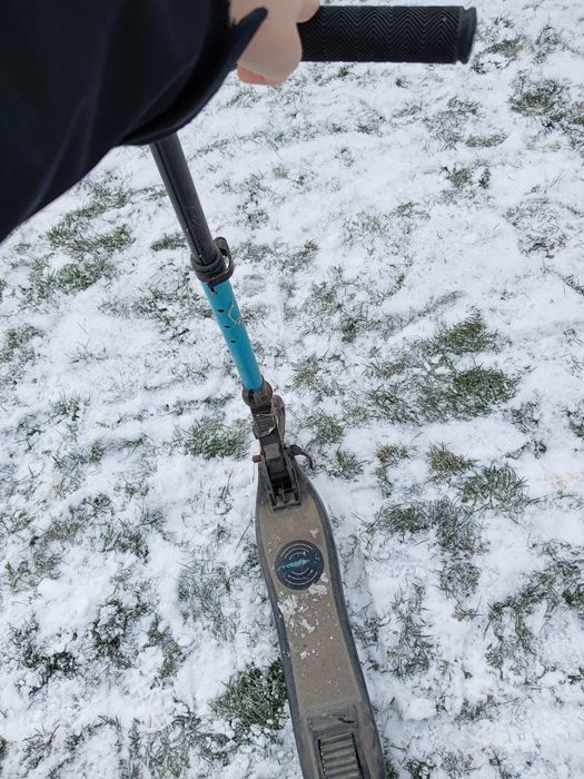 Trotineta electrica pentru copii