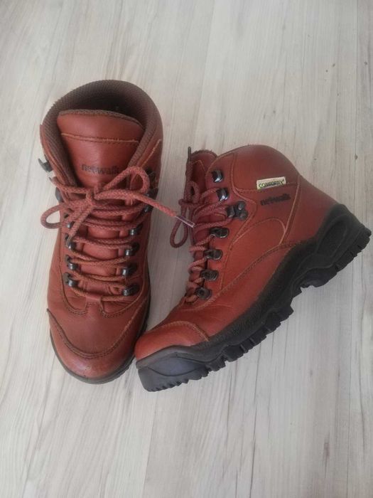 Дамски туристически/планинарски обувки - 36 номер