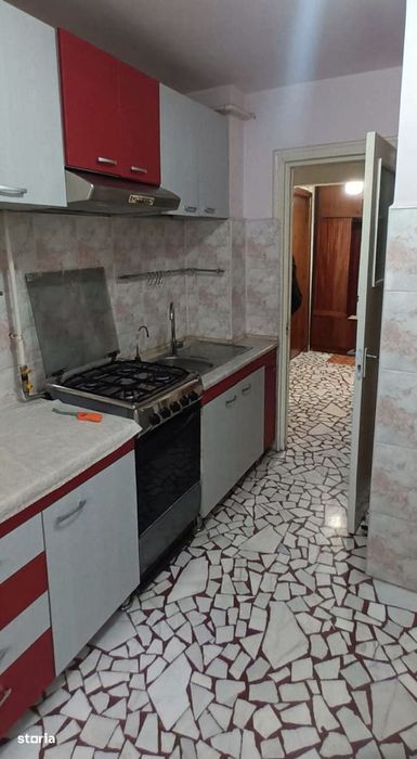 Apartament Faleza Nord, 3 camere decomandat, 2 bai, bucatarie separata