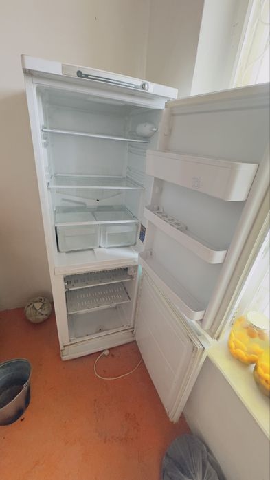 Холодильник б/у———-