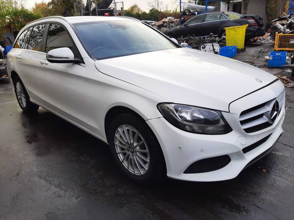 Dezmembrez mercedes c class w205 breack AMG om 651 haion/capota/far