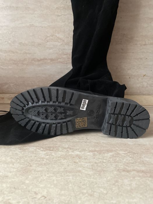 Дамски велурени чизми