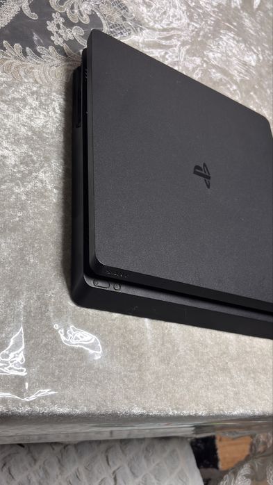 vand ps4 folosit dar merge totul bine