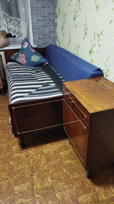 Комната для работающей девушки с отдельным входом