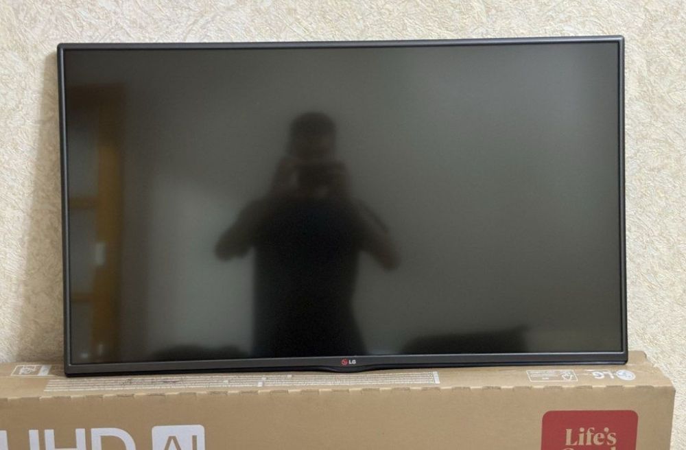 LG original oddiy televizor 43 li sotiladi.