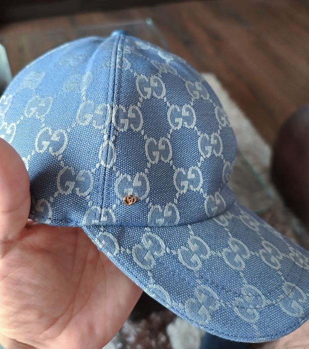 Шапки с козирка Gucci