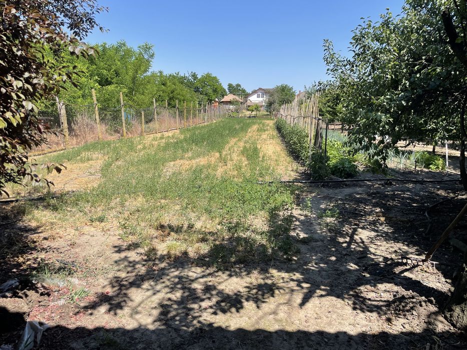 De vanzare teren intravilan 1.400 mp