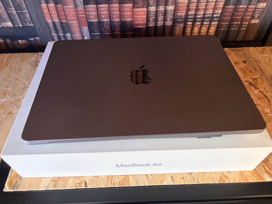 Mac Apple AIR 13” M3- nou nefolosit