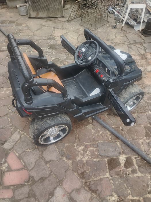 Детская электромашинка