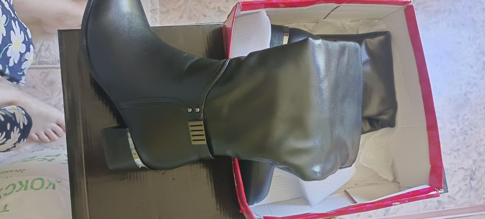 Продам сапоги осенние новые