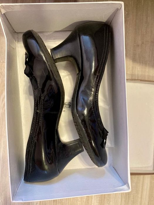 Туфли Clarks кожаные 39 размер