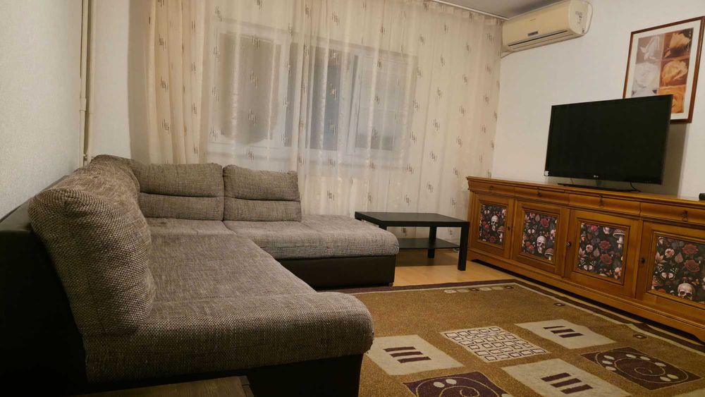 PROPRIETAR închiriez apartament 3 camere zona Mall Vitan