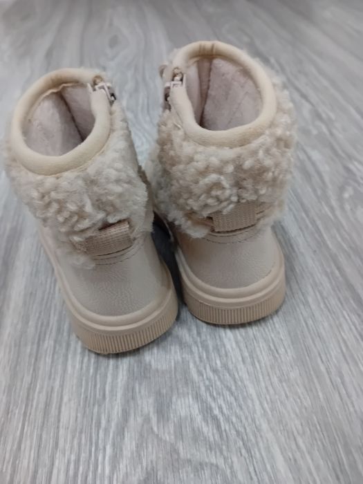 Ghetuțe fete  marimea 24 si 25