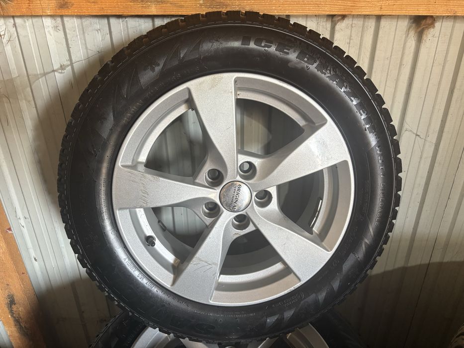 Комплект дисков с шипованной резиной