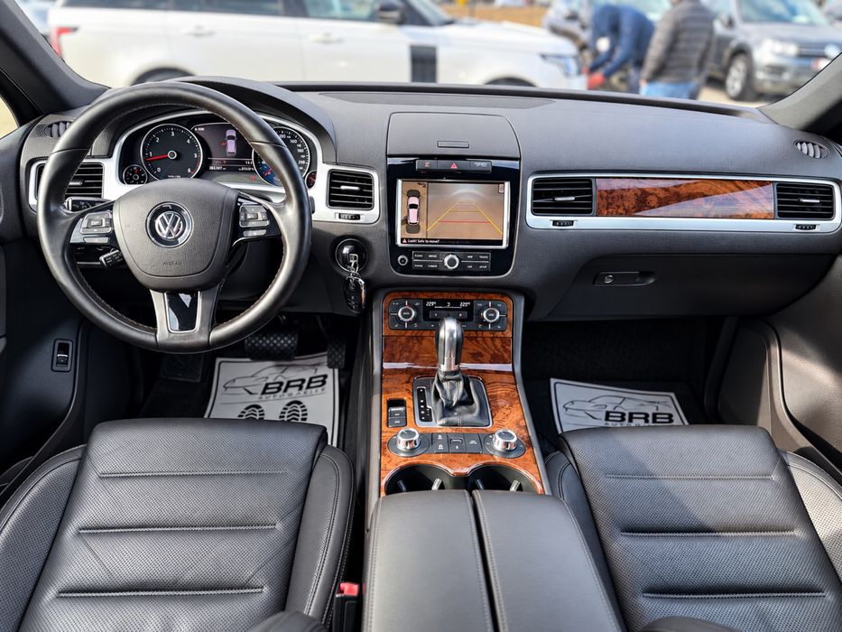 • Vw Touareg 2012 • 3.0 Diesel 4 Motion / Ventilatie / Carlig electric / Line - Side assist / Parc Auto • RATE • Garanție •