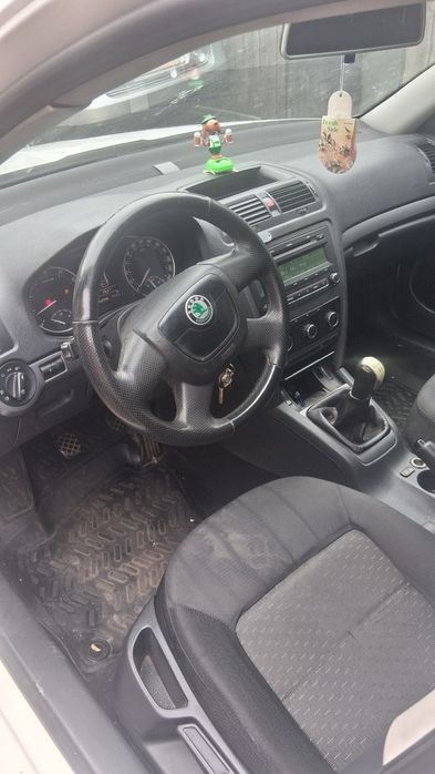 Vând SKODA Octavia 2 fl anul 2011 benzină și gaz.