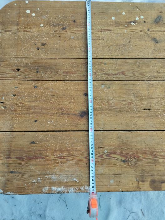 Продам стол деревянный, небольшой