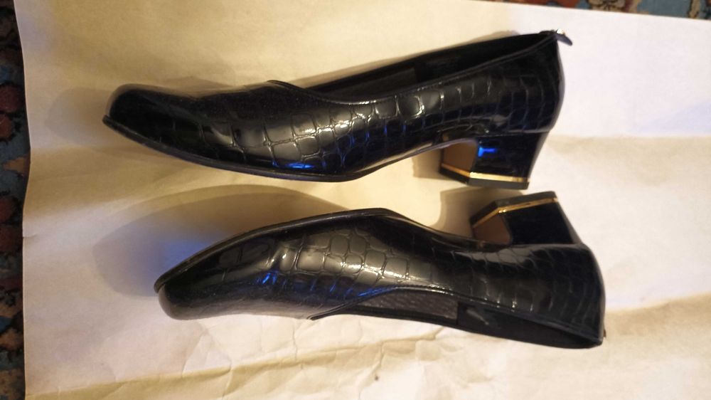 Pantofi piele naturală ,lac