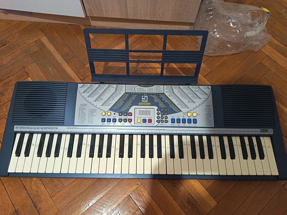 Продавам Клавир PM651