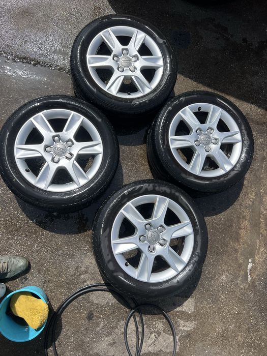 AUDI джанти 16” с летни гуми Pirelli DOT23.