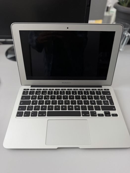 MacBook Air 11” Mid 2011