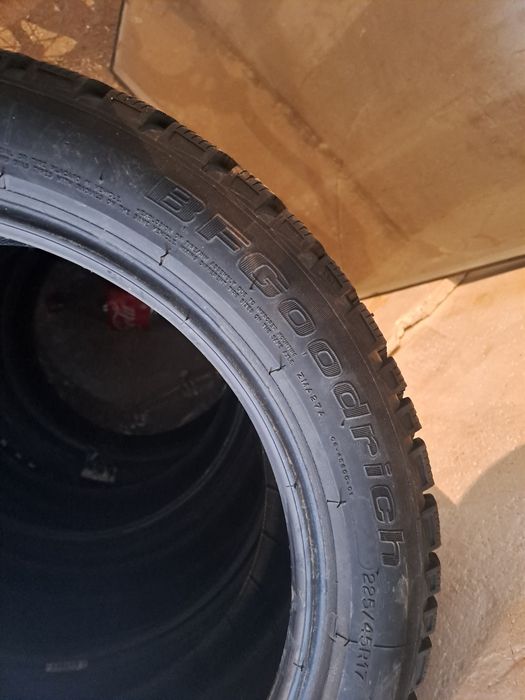 Продам шины шипованные