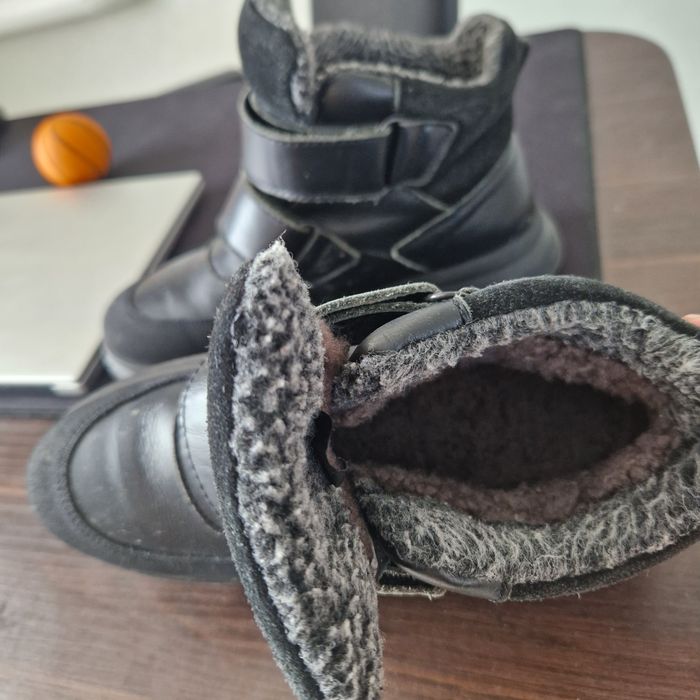 Продам детскую обувь