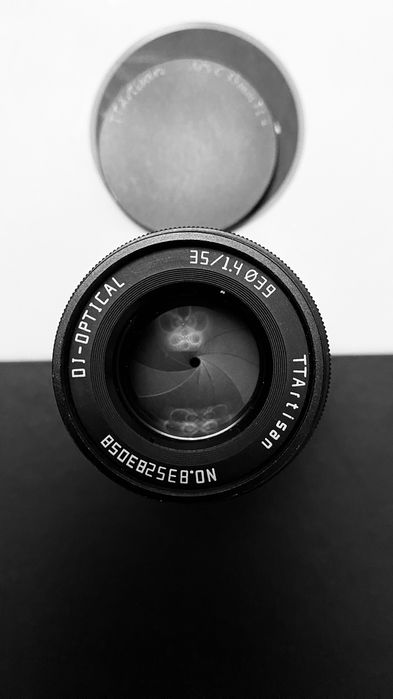 Объектив TTArtisan 35mm f/1.4