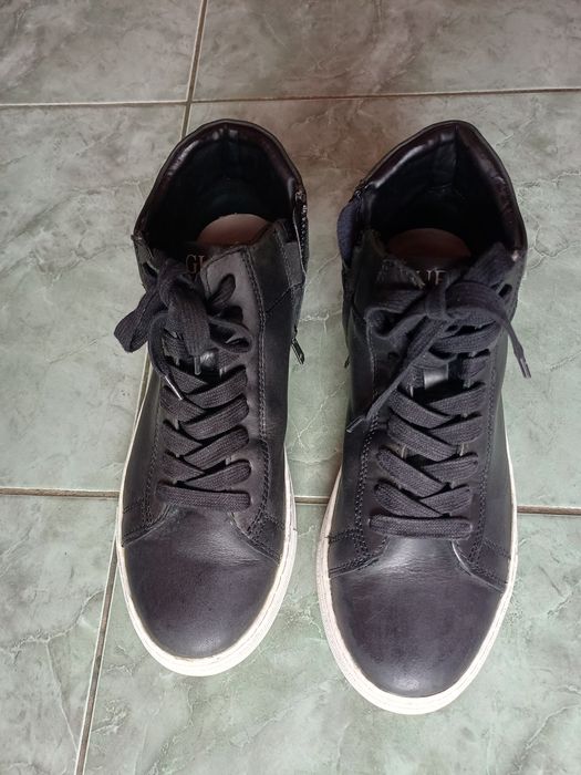 GUESS  обувки от естествена кожа